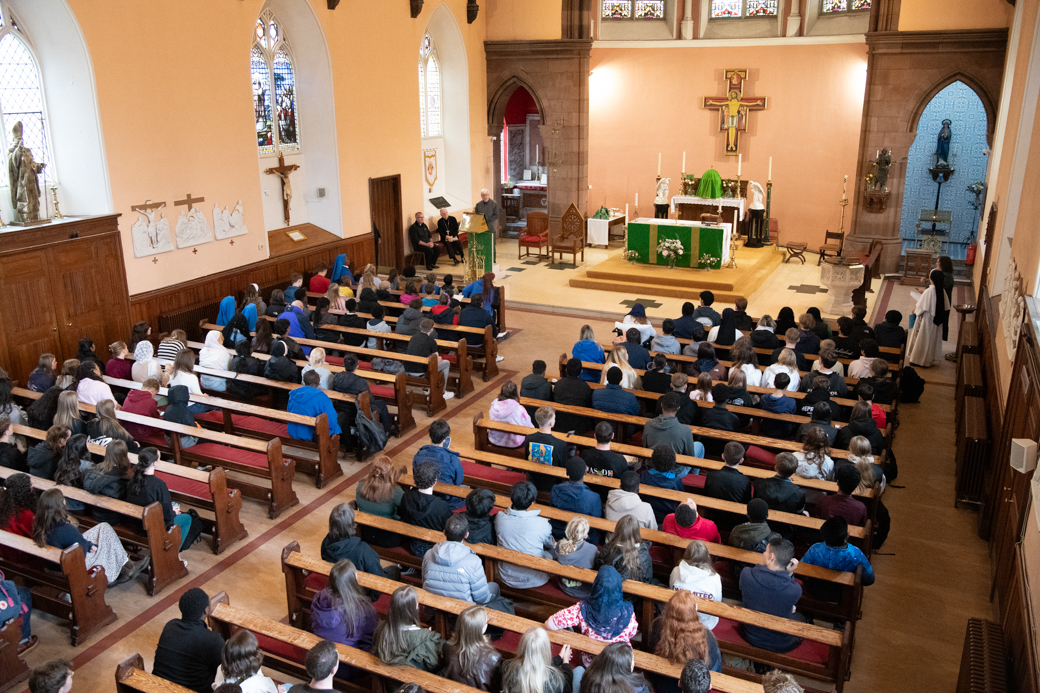 250+ Young People in Perth for National Pilgrimage
